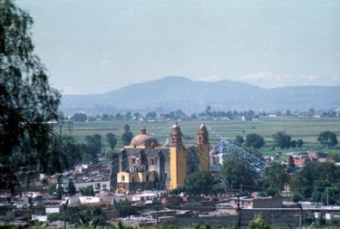 Photographie intitulée "Cholula, México. Pa…" par Guillermo Aurelio Barón Cabut, Œuvre d'art originale