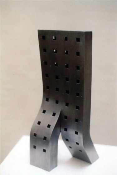 Sculpture intitulée "edificio caminando" par Hernan Alvarez De Toledo, Œuvre d'art originale