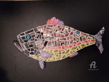 Scultura intitolato "Casetify fish" da Hakaro, Opera d'arte originale, Plastica