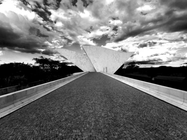 Fotografia intitulada "CÉU EM CALÇADAS" por Halder, Obras de arte originais, Fotografia digital Montado em Painel de madeira