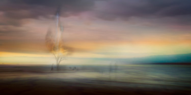 Фотография под названием "Waiting for the Tid…" - Iain Sebastian Holder, Подлинное произведение искусства, Манипулированная…