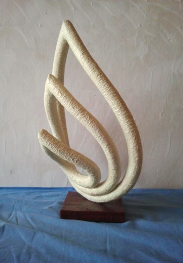 Scultura intitolato "Vele" da Ilario Massetti, Opera d'arte originale, Cartapesta