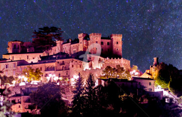 Photographie intitulée "Castello di Collalt…" par Ilesh, Œuvre d'art originale, Photographie numérique