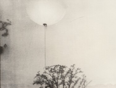 Photography titled "The light ball" by Ira Kolominova, Original Artwork, Analog photography