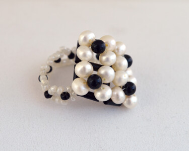 Design titled "Asymmetric white an…" by Irena Zelickman, Original Artwork, Jewelry