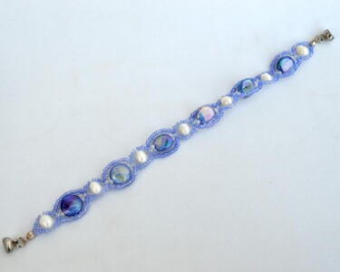 Design mit dem Titel "Periwinkle blue bra…" von Irena Zelickman, Original-Kunstwerk, Schmuck