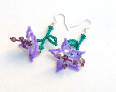 Design intitolato "Purple star flower…" da Irena Zelickman, Opera d'arte originale, Gioielli