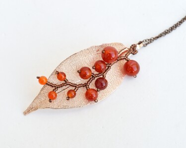 Design getiteld "Autumn berries pend…" door Irena Zelickman, Origineel Kunstwerk, Juwelen