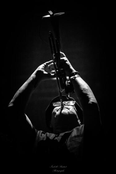 Photographie intitulée "Le trompettiste" par Isabelle Pautrot, Œuvre d'art originale, Photographie numérique