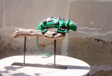 Sculpture intitulée "Caméléon sur cep de…" par Isabelle Sinsou, Œuvre d'art originale, Pâte polymère