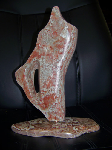 Escultura titulada "Shaman Singer" por Jan And Jo Moore, Obra de arte original, Piedra