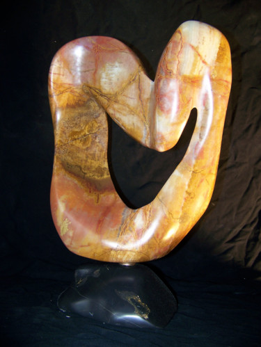 Sculpture intitulée "Overture--Rose Onyx…" par Jan And Jo Moore, Œuvre d'art originale, Pierre