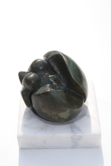 Sculptuur getiteld "„Kleine Frucht“" door Jan Witte-Kropius, Origineel Kunstwerk, Bronzen