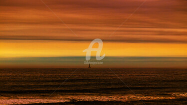 Photography titled "LE PHARE" by Jb Photoart, Original Artwork, Non Manipulated Photography