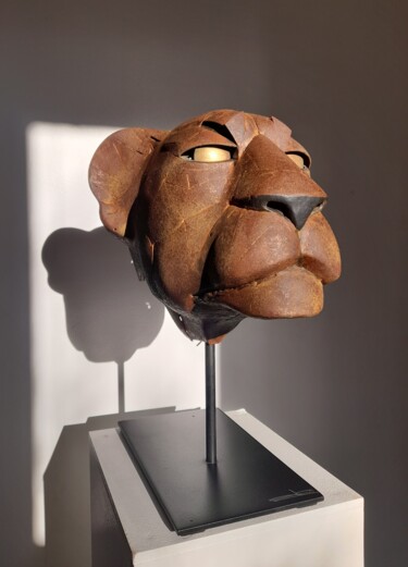 Sculptuur getiteld "Lionne" door Jean-Christophe Cronel (JC Cronel), Origineel Kunstwerk, Metalen