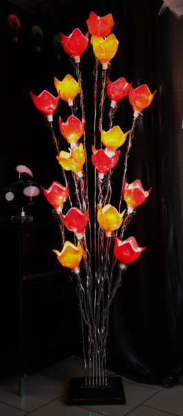 设计 标题为“Lampadaire 17 tulip…” 由Jean Luc Masini, 原创艺术品