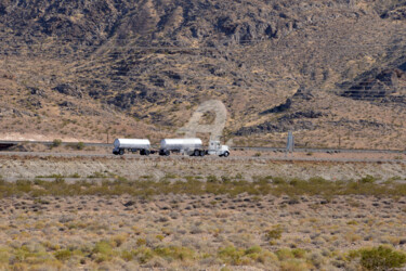 Photography titled "ALONE ON THE ROAD" by Jean-Marc Philippe (Jimpy), Original Artwork, Digital Photography