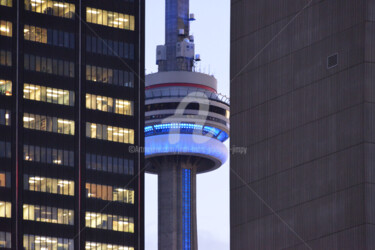 Photographie intitulée "TOUR CN (TORONTO)" par Jean-Marc Philippe (Jimpy), Œuvre d'art originale, Photographie numérique