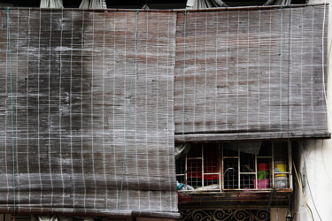 Photographie intitulée "Stores, Hanoi" par Jean-Marie Virat, Œuvre d'art originale, Photographie numérique