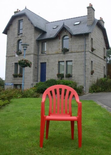 Sculpture titled "Chaise à Portraits" by Jean-Pierre Moreau, Original Artwork, Other