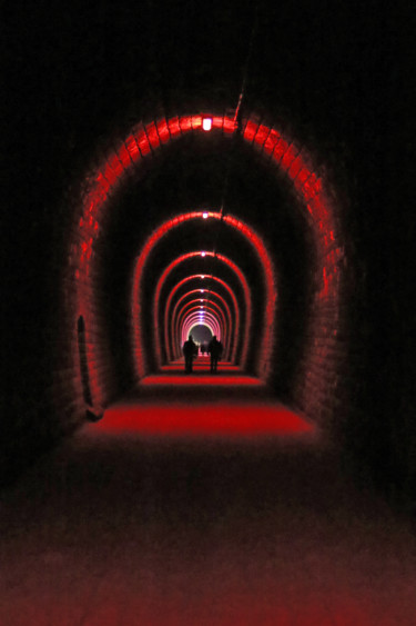 Photographie intitulée "Le bout du tunnel ?" par Jérôme Castaing, Œuvre d'art originale, Photographie numérique