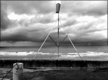 Photographie intitulée "rivage sous l'orage" par Jérôme Cambra, Œuvre d'art originale