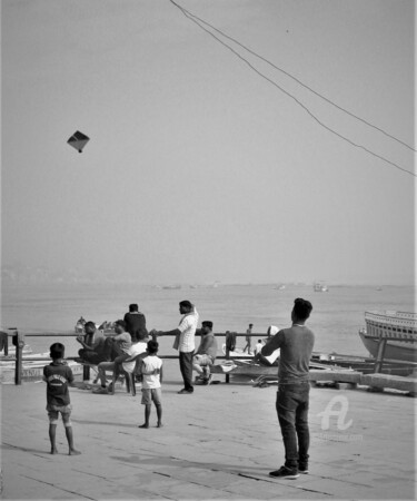 Fotografia intitolato "India-Varanasi-Kite" da Joachim Mews, Opera d'arte originale, Fotografia digitale