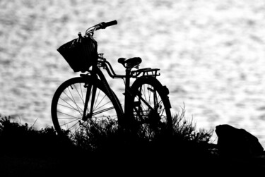 Fotografia intitulada "La Bicicleta" por Joan Llado, Obras de arte originais, Fotografia digital