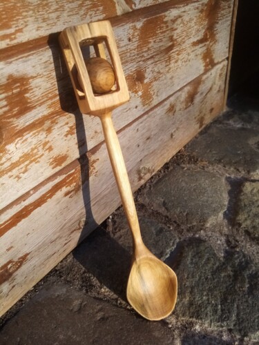 Sculptuur getiteld "Ball in Cage-SPOON" door Joris De Fré, Origineel Kunstwerk, Hout