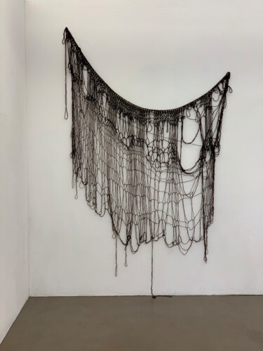 Textile Art με τίτλο "Pele" από Juliana Birrento, Αυθεντικά έργα τέχνης, Νήμα