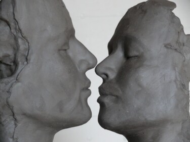 Sculpture titled "2-close" by Judith Franken, Original Artwork, Ceramics