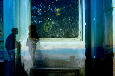 Fotografía titulada "Blue window" por Juliana Vasquez, Obra de arte original, Fotografía digital