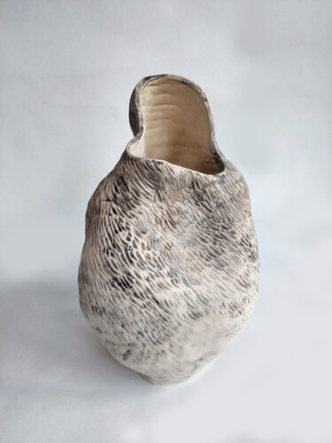Skulptur mit dem Titel "Germen" von Julia Klyueva, Original-Kunstwerk, Keramik