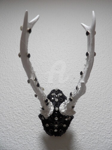 「Le Yin et le Y」というタイトルの彫刻 Kaouteur Souibguiによって, オリジナルのアートワーク, 骨