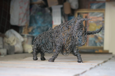 Sculpture intitulée "Bull (45x75x30 14kg…" par Karen Axikyan, Œuvre d'art originale, Métaux