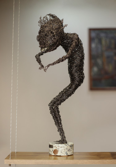 Skulptur mit dem Titel "Amphibian (60x20x22…" von Karen Axikyan, Original-Kunstwerk, Beton