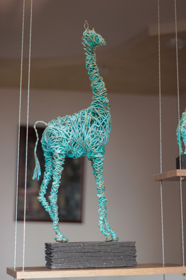 Scultura intitolato "Green giraffe (73x1…" da Karen Axikyan, Opera d'arte originale, Metalli