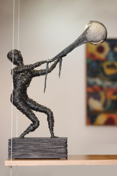 Sculptuur getiteld "The planet thief (5…" door Karen Axikyan, Origineel Kunstwerk, Metalen