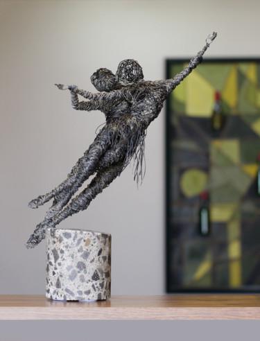 Skulptur mit dem Titel "Fluttering couple (…" von Karen Axikyan, Original-Kunstwerk, Beton