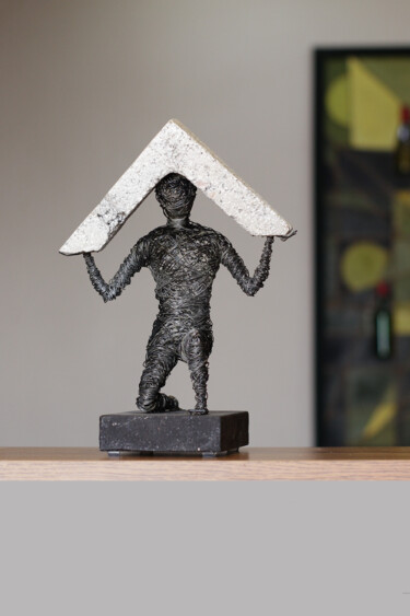Skulptur mit dem Titel "Refuge (29x14x20 1.…" von Karen Axikyan, Original-Kunstwerk, Beton