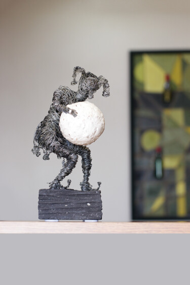 Sculptuur getiteld "Difficult staging (…" door Karen Axikyan, Origineel Kunstwerk, Metalen