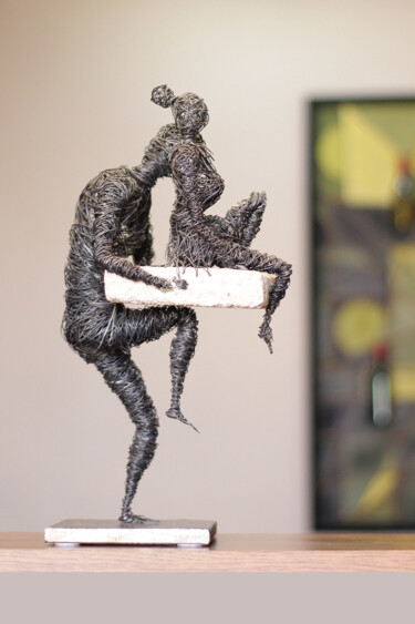 Скульптура под названием "Gentleman (36x18x15…" - Karen Axikyan, Подлинное произведение искусства, Металлы