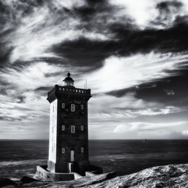 Photographie intitulée "Lighthouse built in…" par Karim Carella, Œuvre d'art originale, Photographie numérique