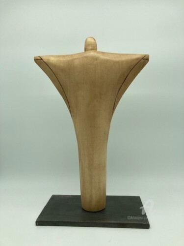 Skulptur mit dem Titel "Le sauveur" von Karine Verdier, Original-Kunstwerk, Holz