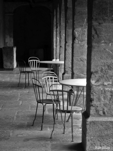 Photographie intitulée "Les chaises" par Karolus, Œuvre d'art originale, Photographie numérique