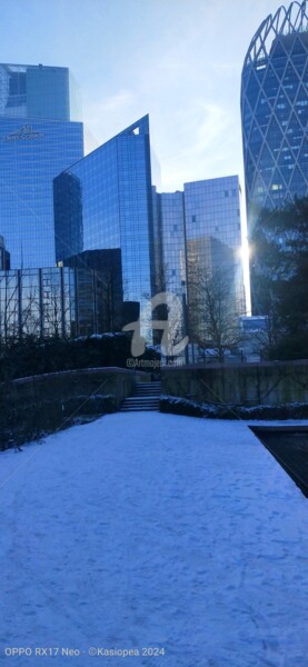 Photographie intitulée "La neige à la défen…" par Kasiopea, Œuvre d'art originale, Photographie numérique