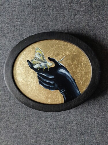 "Hand holding moth o…" başlıklı Tablo Katrin Savich tarafından, Orijinal sanat, Petrol Ahşap Sedye çerçevesi üzerine monte e…