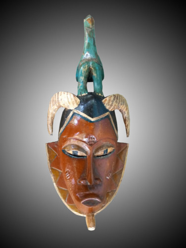 Sculpture titled "Masque Gouro art tr…" by Kebe, Original Artwork, Wood