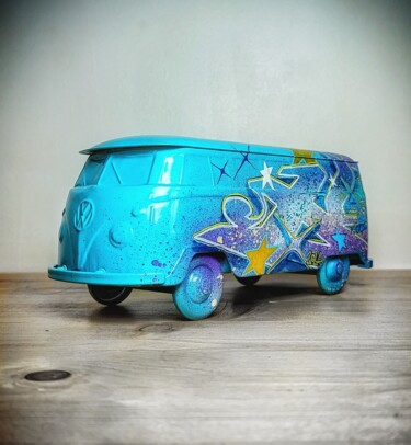 Sculpture titled "VW" by Kesa Graffiti, Original Artwork, Spray paint