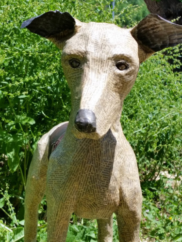 Escultura titulada "Le chien" por Karine Krynicki, Obra de arte original, Papel